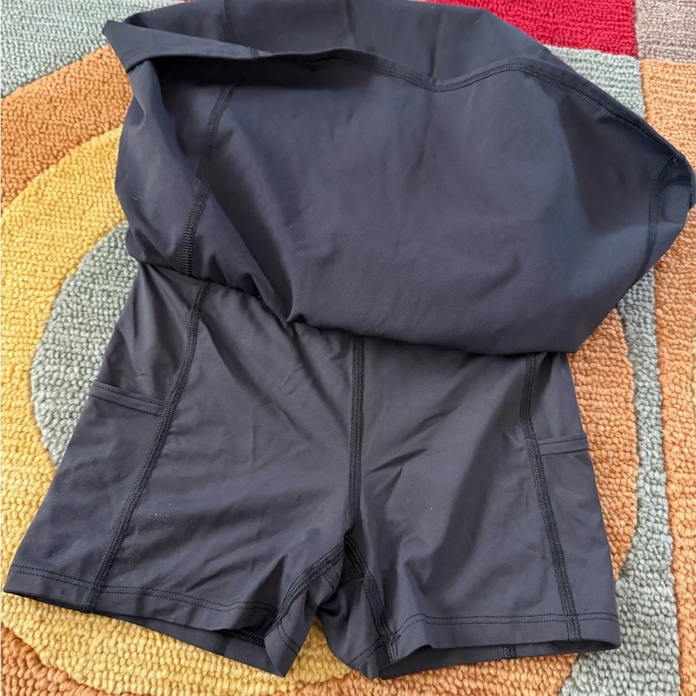 Aritzia TNA TnAction Court Micro Skirt Tennis Skirt Skort Black Built in Shorts